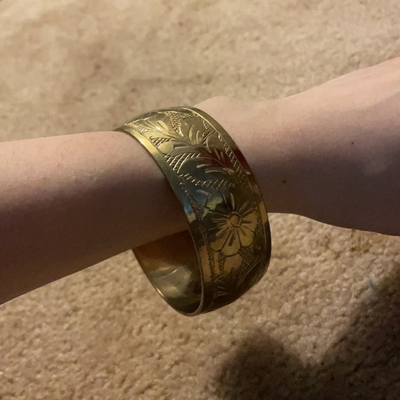 Vintage Gold Bangle Bracelet - Picture 2 of 2